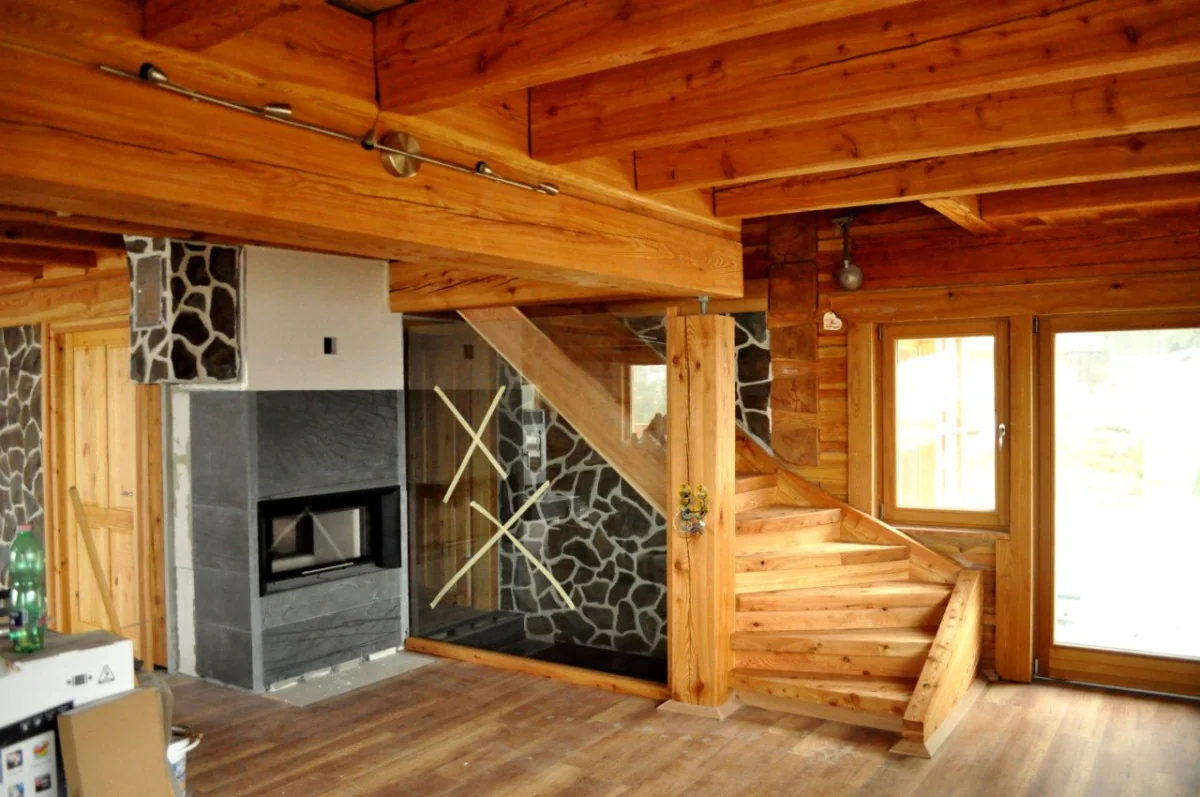 Interiéry a schodiště-14