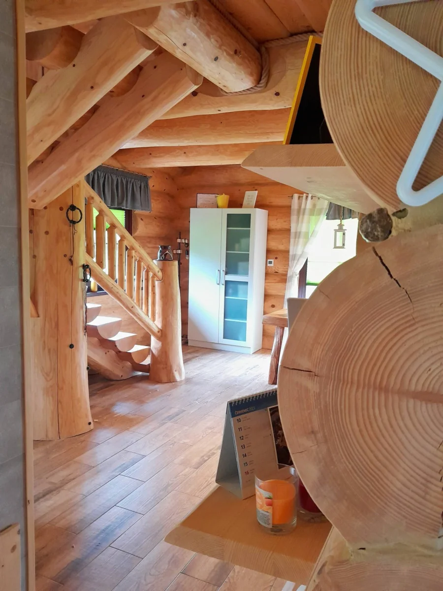 Interiéry a schodiště-13