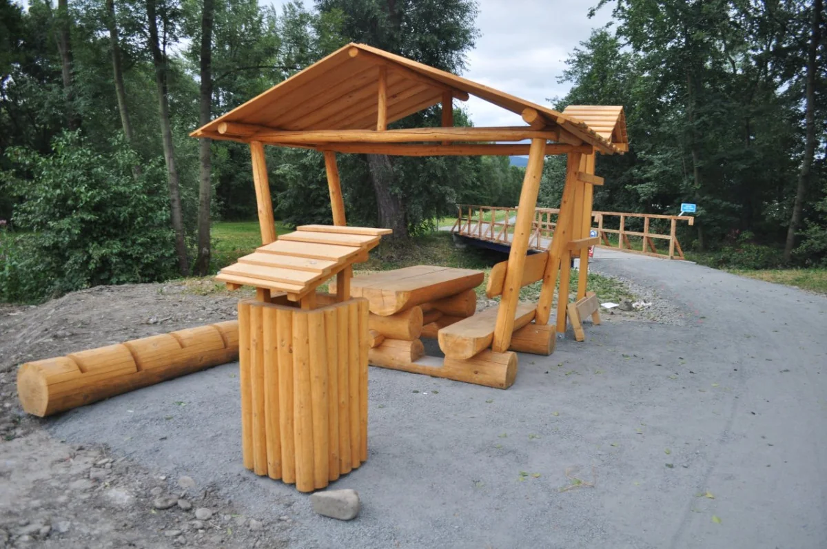 Rustikální srubový nábytek-36