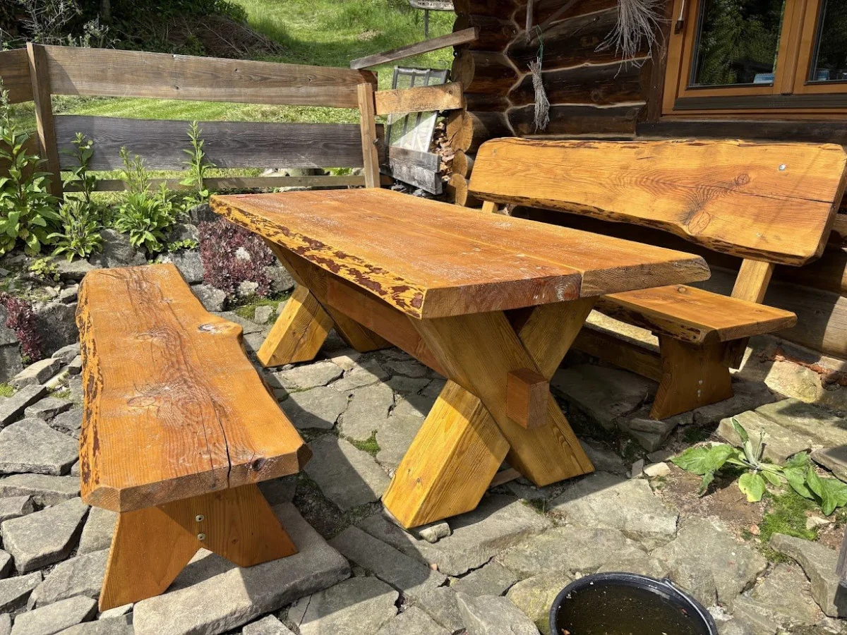 Masivní nábytek z douglasky