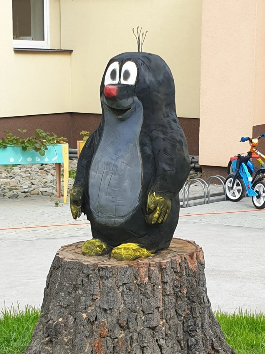 Krteček motorovou pilou