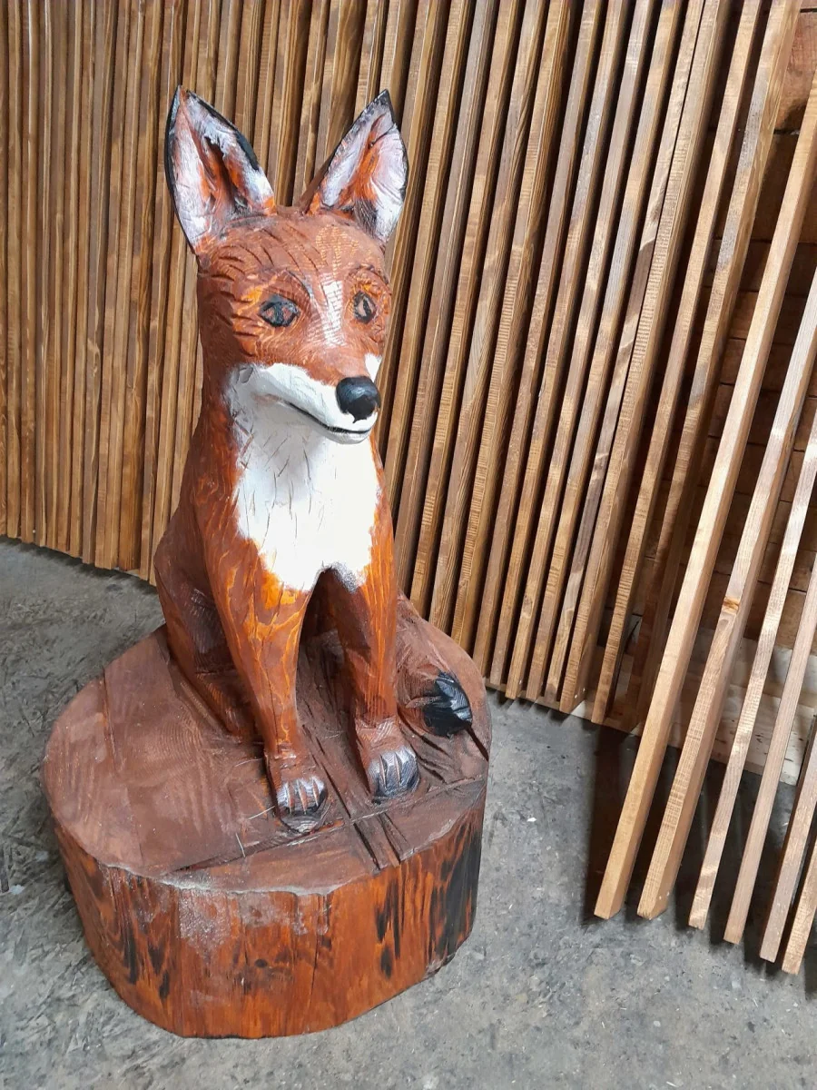 Liška motorovou pilou