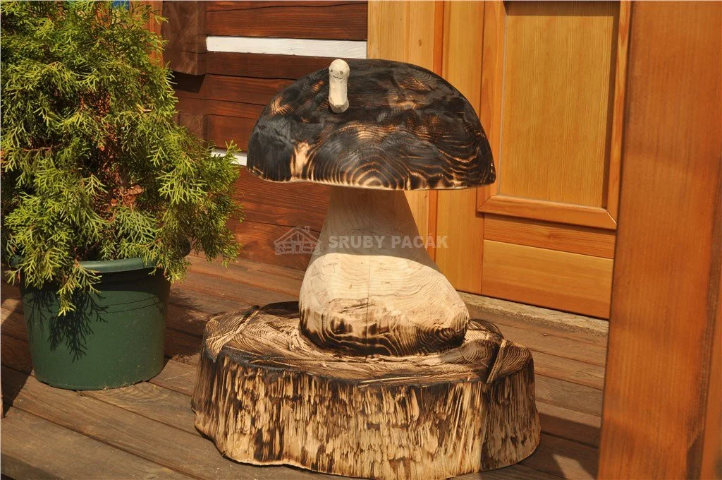 Hříbek motorovou pilou